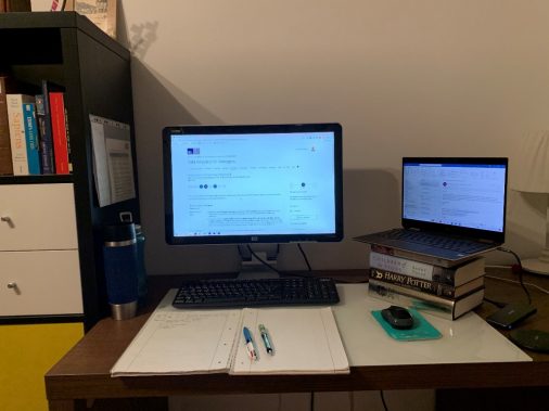 A desktop computer sitting on top of a desk

Description automatically generated